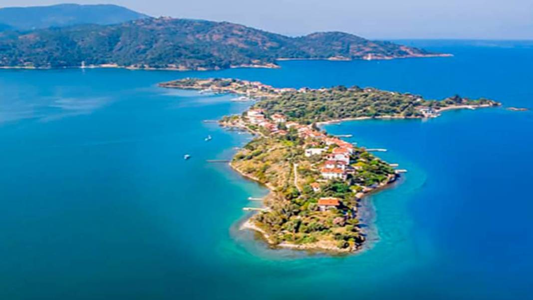 Burası Maldivler değil Türkiye'nin tam ortası! Kimse bu saklı adayı bilmiyor, suyun içinden yürüyerek gidilen cennet 7